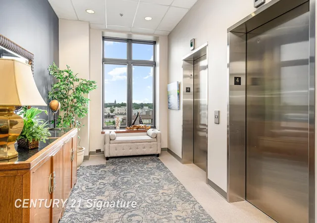 3rd image of 1111 N Water St, Bay City, MI 48708