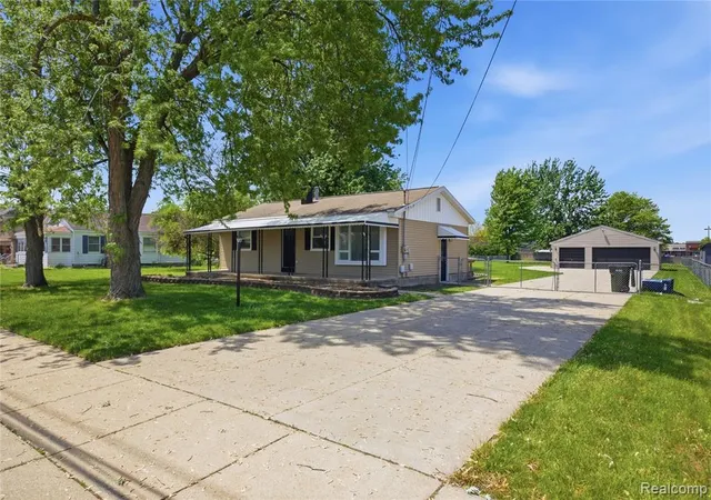 Photo 3 of Single family home for sale at 37257 Dundee St, Sterling Heights, MI 48310 3529 | MLS# 60996618 | Listing updated on 2026-09-08