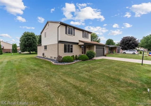 Photo 3 of Condo for sale at 31690 Joann Dr, Chesterfield, MI 48047 3001 | MLS# 61023347 | Listing updated on 2026-08-31