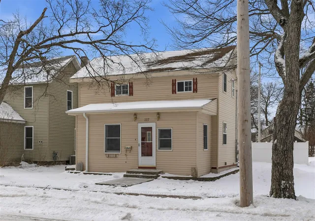 Homes for sale in Big Rapids, MI | 117 N 3rd Ave, Big Rapids, MI 49307 | MLS# 70510412