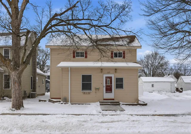 Homes for sale in Big Rapids, MI | 117 N 3Rd Ave, Big Rapids, MI 49307 | MLS# 70510412