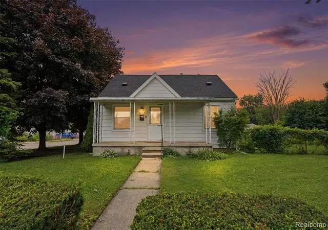 1st image of 1642 Lathers St, Garden City, MI 48135 | MLS# 61008991