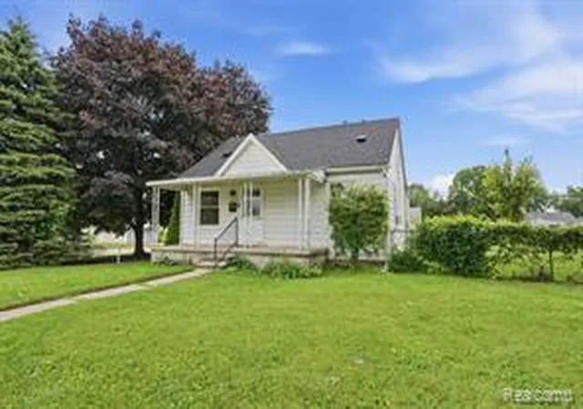 Homes for sale in Garden City, MI | 1642 Lathers St, Garden City, MI 48135 | MLS# 61008991