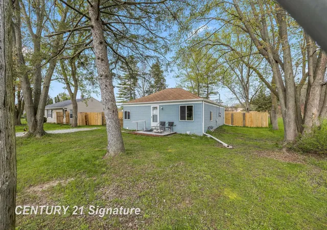 Homes for sale in Saginaw, MI | 223 Harrison Dr, Saginaw, MI 48609 | MLS# 50206266