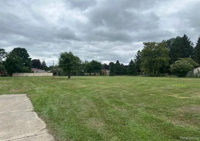 Homes for sale in Warren, MI | 27365 Ryan Rd, Warren, MI 48092 3061 | MLS# 60969298