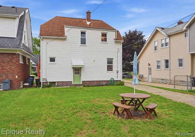 Homes for sale in Ferndale, MI | 1010 Pearson St, Ferndale, MI 48220 | MLS# 61005858