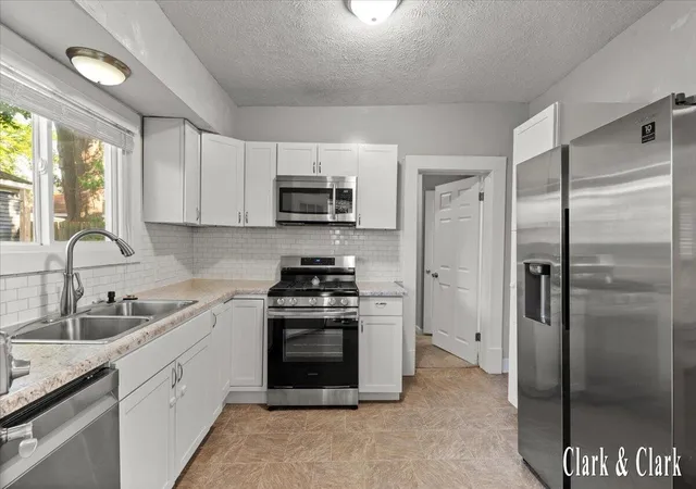 Photo 3 of Multi family home for sale at 437 Rosewood Ave, Grand Rapids, MI 49506 | MLS# 70539030 | Listing updated on 2026-08-04