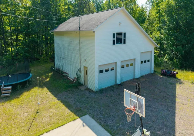 Photo 3 of Single family home for sale at 156 Miller Rd, Gwinn, MI 49841 | MLS# 50216626 | Listing updated on 2026-09-03