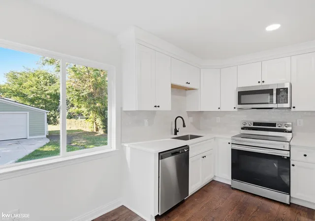 Photo 4 of Single family home for sale at 17800` Wexford St, Roseville, MI 48066 | MLS# 50220146 | Listing updated on 2026-09-10