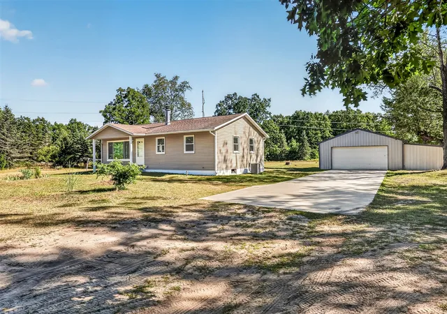 2nd image of 2465 E Arthur Rd, Rothbury, MI 49452 | MLS# 70554564