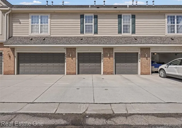 Homes for sale in Canton, MI | 40442 Bay Harbor Ln, Canton, MI 48188 | MLS# 60996914