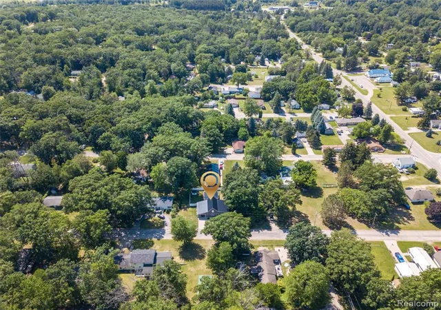 36th image of 206 Joliet Ave, Houghton Lake, MI 48629 | MLS# 61009344