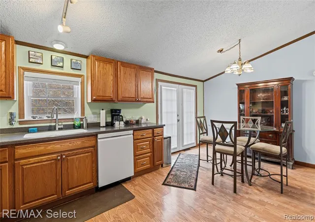 Homes for sale in Fenton, MI | 11061 Main Rd, Fenton, MI 48430 | MLS# 60961208