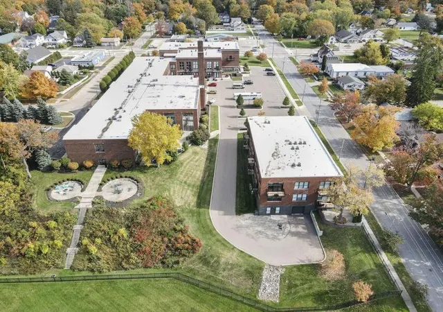 2nd image of 500 Erie St, South Haven, MI 49090
