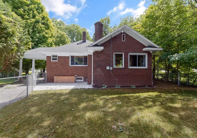 Homes for sale in Cassopolis, MI | 321 N Broadway St, Cassopolis, MI 49031 | MLS# 70537506