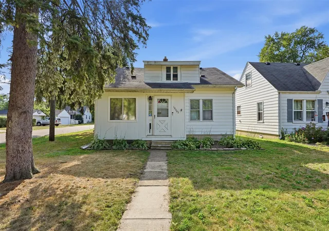 Photo 1 of Single family home for sale at 19303 Negaunee, Redford, MI 48240 | MLS# 70554952 | Listing updated on 2026-08-30