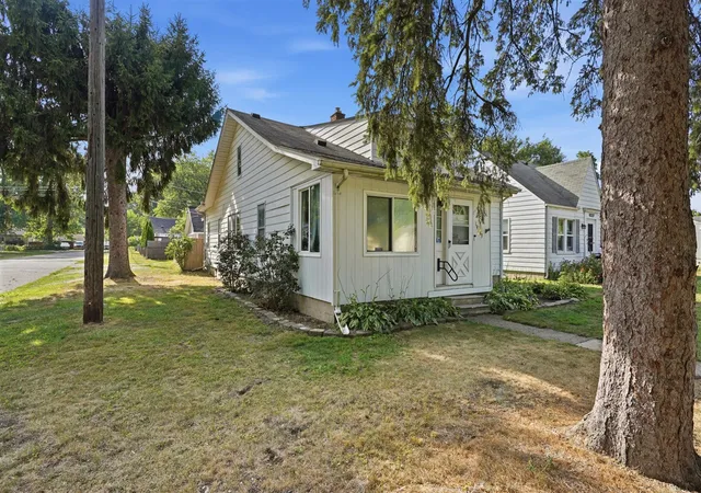 Photo 2 of Single family home for sale at 19303 Negaunee, Redford, MI 48240 | MLS# 70554952 | Listing updated on 2026-08-30
