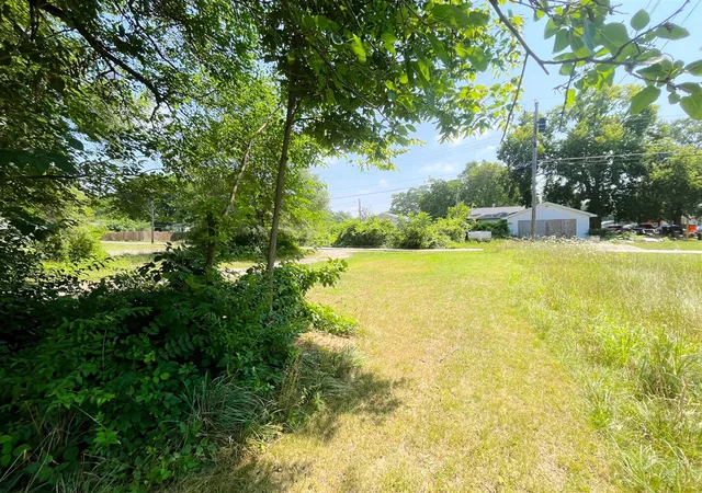 Listing Photo 2 - Condo for sale in building located at 840 E High St, Benton Harbor, MI 49022-4355