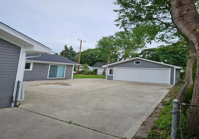 Photo 3 of Single Family Residence at 1112 Millard Ave, Royal Oak, MI 48073 | MLS# 50208375 | | Sold on 2026-06-05