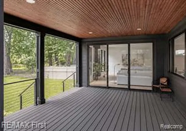 4th image of 1037 Butternut Ave, Royal Oak, MI 48073 | MLS# 61008252