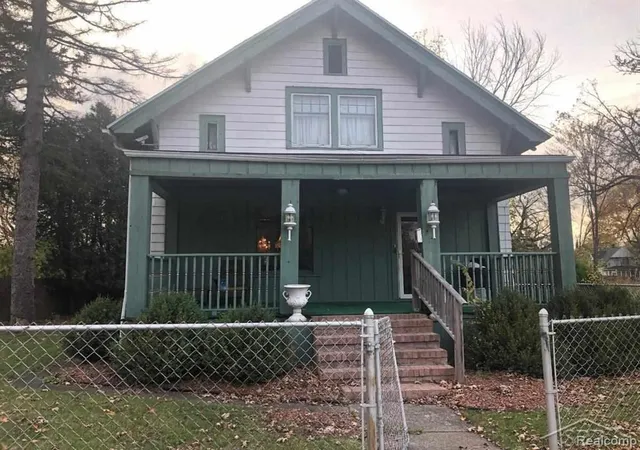 1st image of 3137 S Washington Ave, Saginaw, MI 48601 | MLS# 60399298