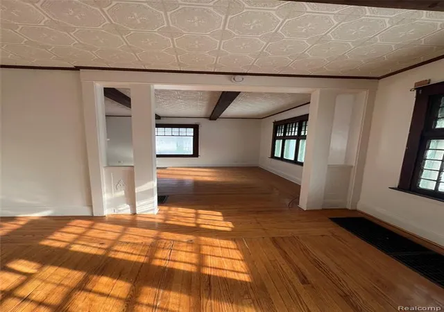 5th image of 3137 S Washington Ave, Saginaw, MI 48601 | MLS# 60399298