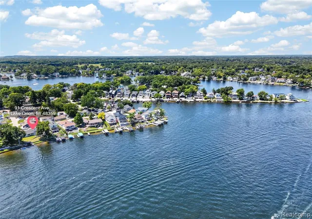 Photo 3 of Single family home for sale at 91 Crescent Ave, Lake Orion, MI 48362 2329 | MLS# 61005143 | Listing updated on 2026-08-30
