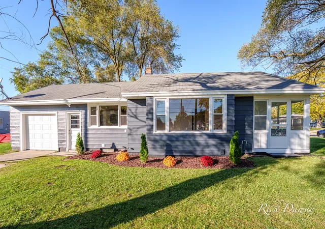 Photo 1 of Sale Pending at 261 32nd Street, Grand Rapids, MI 49548 | MLS# 70500842 | Listing updated on 2025-10-28