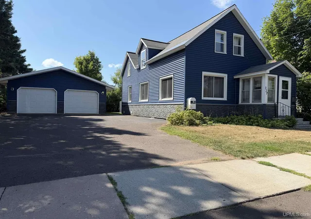 Photo 1 of Single family home for sale at 127 Shamrock St, Ironwood, MI 49938 | MLS# 50220339 | Listing updated on 2026-08-31