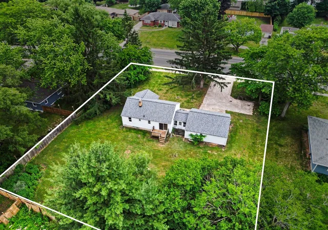 Homes for sale in Comstock Park, MI | 665 4 Mile Rd, Comstock Park, MI 49321 | MLS# 70545200