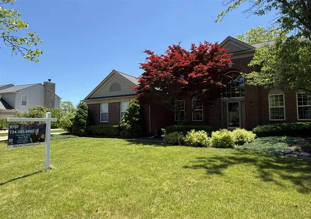 Homes for sale in Canton, MI | 48871 Manhattan Cir, Canton, MI 48188 | MLS# 70542752