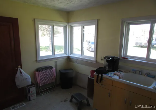 Photo 4 of Single family home for sale at 204 S 5th Street, Baraga, MI 49908 | MLS# 50215462 | Listing updated on 2026-08-24