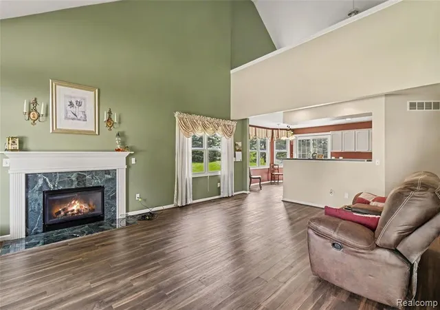 Photo 3 of Condo for sale at 7011 Chase Run Ln, Flushing, MI 48433 2282 | MLS# 61024148 | Listing updated on 2026-08-25
