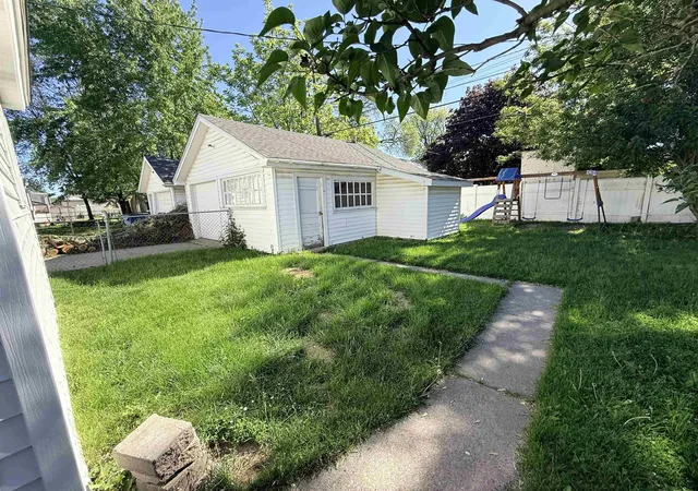 Homes for sale in Bay City, MI | 903 S Monroe St, Bay City, MI 48708 | MLS# 50209764