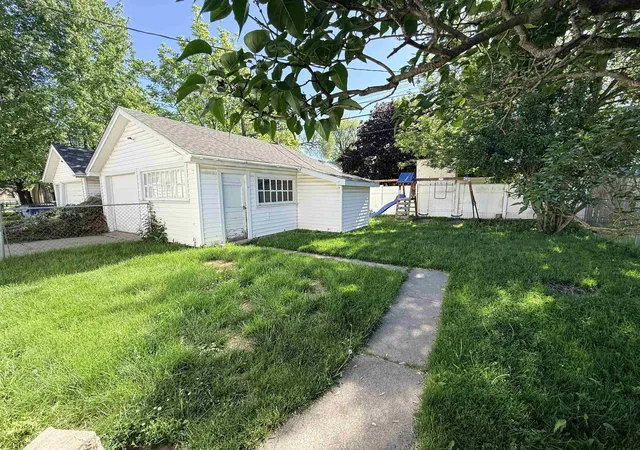 Homes for sale in Bay City, MI | 903 S Monroe St, Bay City, MI 48708 | MLS# 50209764