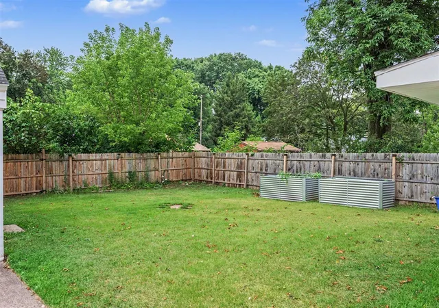 Photo 4 of Sale Pending at 1229 N Fletcher Ave, Kalamazoo, MI 49006 | MLS# 70551669 | Listing updated on 2026-09-14