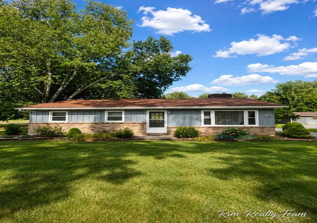 Photo 1 of Single family home for sale at 21991 Huron River Dr, New Boston, MI 48164 | MLS# 50219308 | Listing updated on 2026-09-16