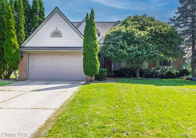 Homes for sale in Novi, MI | 39478 Squire Rd, Novi, MI 48375 | MLS# 61006124