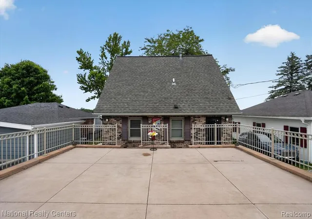 Homes for sale in Pinckney, MI | 9450 Dexter Pinckney Rd, Pinckney, MI 48169 | MLS# 61003855
