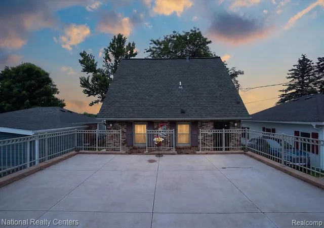 Homes for sale in Pinckney, MI | 9450 Dexter Pinckney Rd, Pinckney, MI 48169 | MLS# 61003855