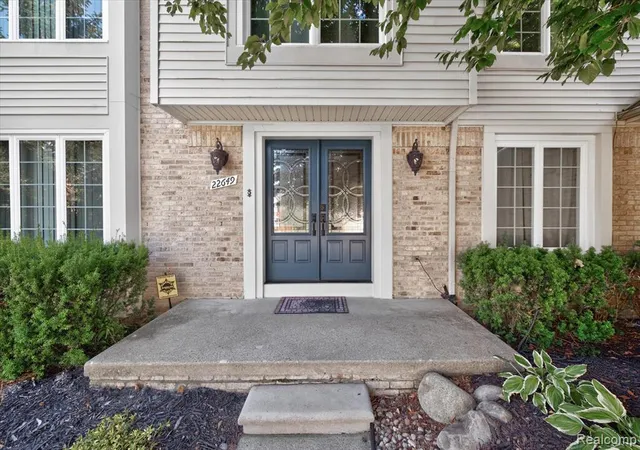 Photo 5 of Sale Pending at 22649 Foxmoor Dr, Novi, MI 48374 | MLS# 61018485 | Listing updated on 2026-08-29