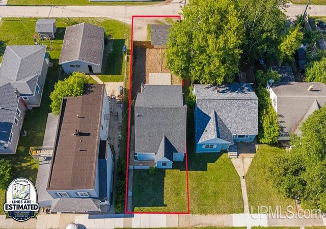 Homes for sale in Escanaba, MI | 1720 S 8Th Ave, Escanaba, MI 48929 | MLS# 50212634