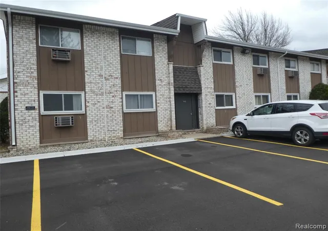 Homes for sale in Westland, MI | 7482 Woodview St #4, Westland, MI 48185 | MLS# 60976619