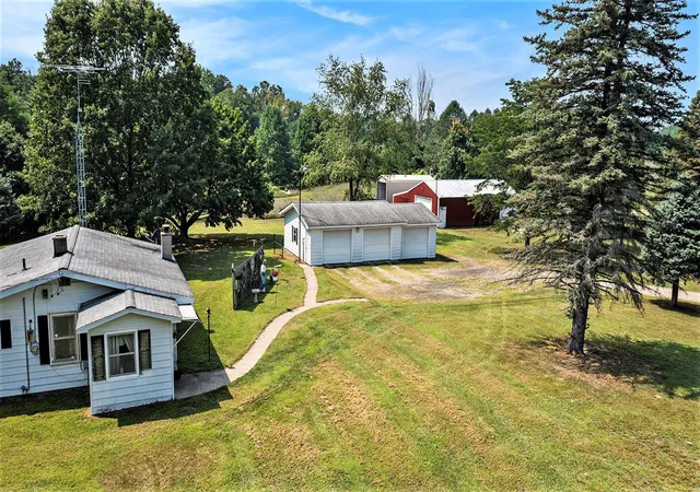 Homes for sale in Bellevue, MI | 14450 Wing Rd, Bellevue, MI 49021 | MLS# 70537025