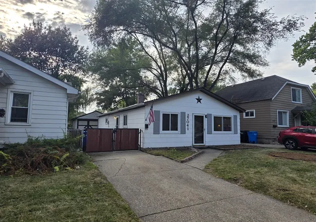 Photo 2 of Single family home for sale at 27041 Brettonwoods St, Madison Heights, MI 48071 | MLS# 70552752 | Listing updated on 2026-08-25