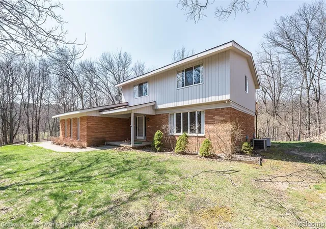 Homes for sale in Milford, MI | 3520 S Hill Rd, Milford, MI 48381 | MLS# 60983906