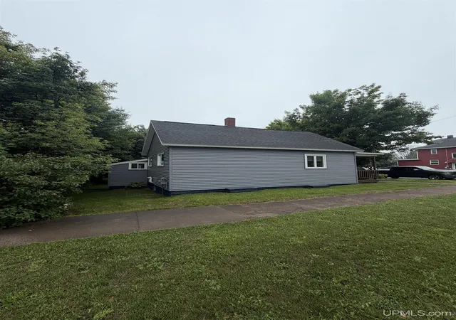 Photo 4 of Sale Pending at 318 Mckenzie Ave, Negaunee, MI 49866 | MLS# 50213822 | Listing updated on 2026-08-24