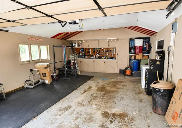 Photo 18 of Sale Pending at 1405 Middle Rd, Highland, MI 48357 | MLS# 61001153 | Listing updated on 2026-07-07