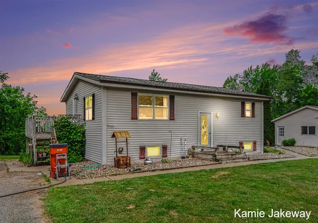 Homes for sale in Belding, MI | 8395 Mcarthur Ave, Belding, MI 48809 | MLS# 70537698