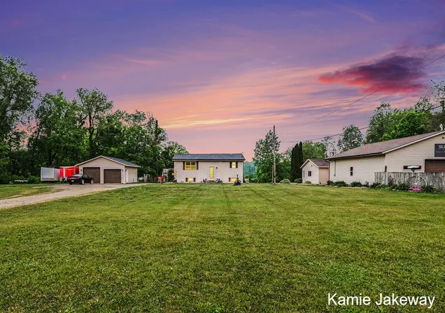 Homes for sale in Belding, MI | 8395 Mcarthur Ave, Belding, MI 48809 | MLS# 70537698